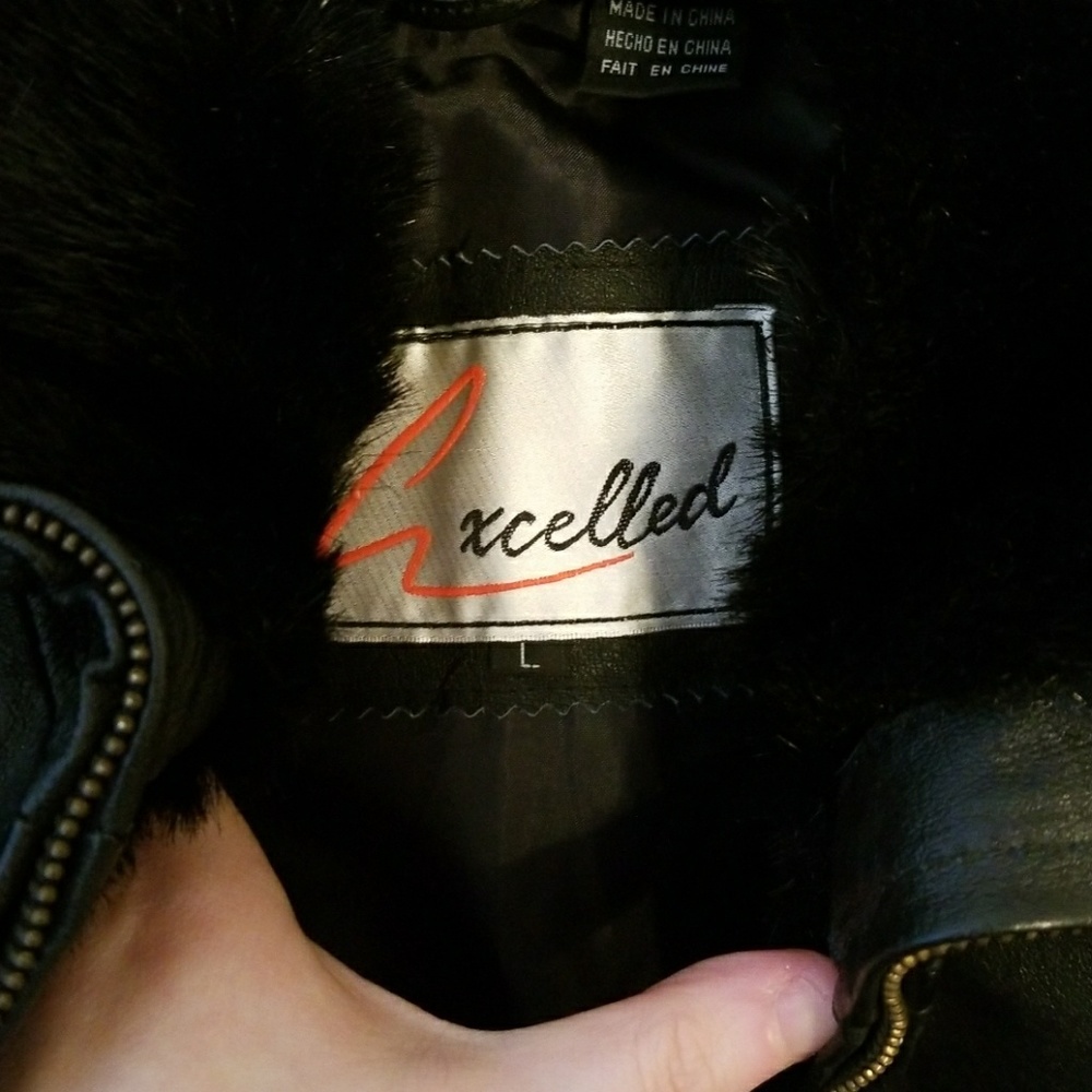 NWOT 100% Leather Jacket with Faux Fur - Picture 4 of 6